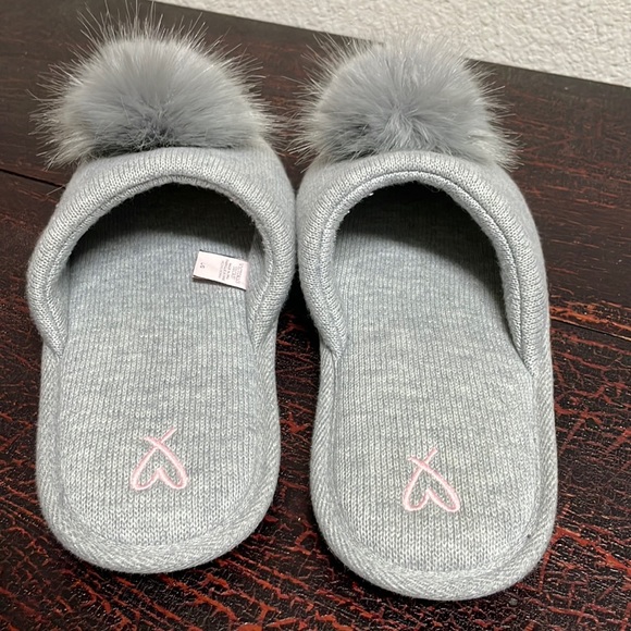 Victoria’s Secret Gray Slippers - Picture 5 of 6